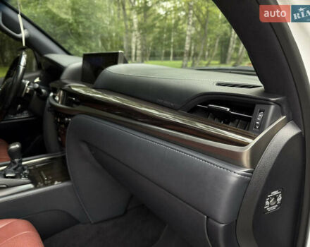 Серый Лексус ЛХ, объемом двигателя 5.66 л и пробегом 119 тыс. км за 73000 $, фото 37 на Automoto.ua