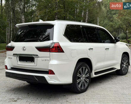 Сірий Лексус ЛХ, об'ємом двигуна 5.66 л та пробігом 119 тис. км за 73000 $, фото 4 на Automoto.ua
