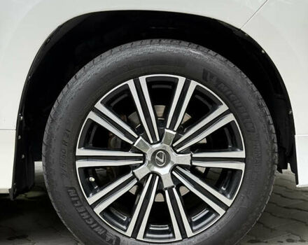 Серый Лексус ЛХ, объемом двигателя 5.66 л и пробегом 119 тыс. км за 73000 $, фото 41 на Automoto.ua