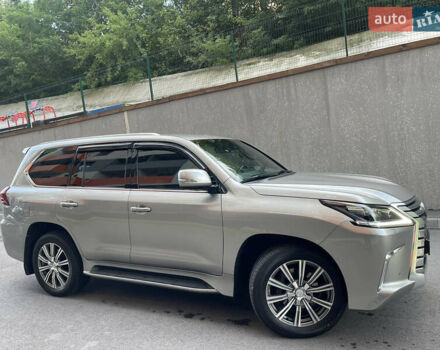 Сірий Лексус ЛХ, об'ємом двигуна 4.46 л та пробігом 98 тис. км за 82000 $, фото 5 на Automoto.ua