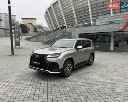 Сірий Лексус ЛХ, об'ємом двигуна 3.35 л та пробігом 47 тис. км за 114999 $, фото 2 на Automoto.ua