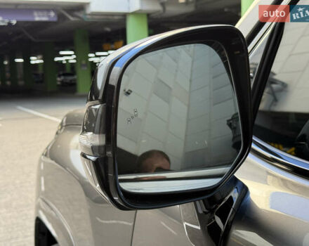 Лексус ЛХ 2022 в Киеве на Automoto.ua Серый Лексус ЛХ, объемом двигателя 3.5 л и пробегом 41 тыс. км за 129000 $, фото 4 на Automoto.ua