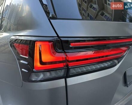 Сірий Лексус ЛХ, об'ємом двигуна 3.35 л та пробігом 29 тис. км за 119900 $, фото 26 на Automoto.ua