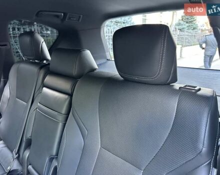 Сірий Лексус ЛХ, об'ємом двигуна 3.35 л та пробігом 29 тис. км за 119900 $, фото 77 на Automoto.ua