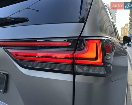 Сірий Лексус ЛХ, об'ємом двигуна 3.35 л та пробігом 29 тис. км за 119900 $, фото 27 на Automoto.ua