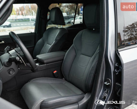 Сірий Лексус ЛХ, об'ємом двигуна 3.45 л та пробігом 3 тис. км за 93081 $, фото 27 на Automoto.ua
