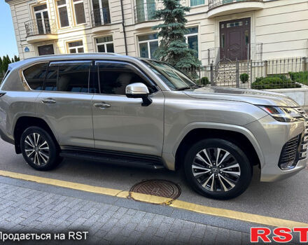 Серый Лексус ЛХ, объемом двигателя 3.3 л и пробегом 16 тыс. км за 125900 $, фото 6 на Automoto.ua