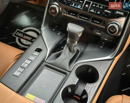 Сірий Лексус ЛХ, об'ємом двигуна 3.35 л та пробігом 2 тис. км за 135500 $, фото 73 на Automoto.ua