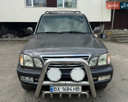 Серый Лексус ЛХ, объемом двигателя 4.7 л и пробегом 310 тыс. км за 10800 $, фото 1 на Automoto.ua