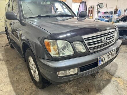 Лексус ЛХ 2003 у Славянске на Automoto.ua Сірий Лексус ЛХ, об'ємом двигуна 4.7 л та пробігом 252 тис. км за 17499 $, фото 1 на Automoto.ua