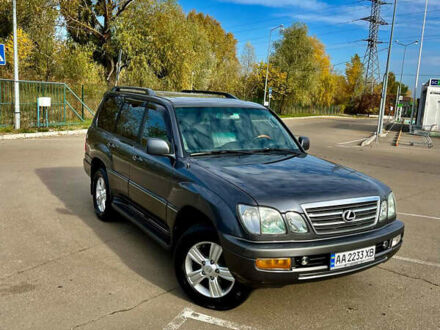 Лексус ЛХ 2005 в Киеве на Automoto.ua Серый Лексус ЛХ, объемом двигателя 4.7 л и пробегом 261 тыс. км за 13200 $, фото 1 на Automoto.ua