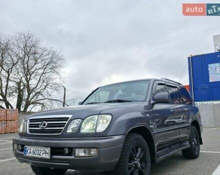 Серый Лексус ЛХ, объемом двигателя 4.7 л и пробегом 280 тыс. км за 14000 $, фото 1 на Automoto.ua