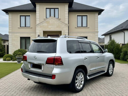 Серый Лексус ЛХ, объемом двигателя 5.66 л и пробегом 329 тыс. км за 25000 $, фото 1 на Automoto.ua