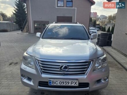 Серый Лексус ЛХ, объемом двигателя 5.69 л и пробегом 356 тыс. км за 25800 $, фото 1 на Automoto.ua