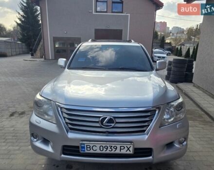 Серый Лексус ЛХ, объемом двигателя 5.69 л и пробегом 356 тыс. км за 25800 $, фото 1 на Automoto.ua