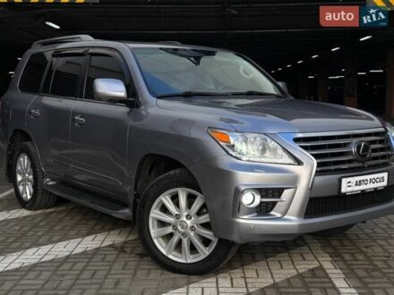 Серый Лексус ЛХ, объемом двигателя 5.66 л и пробегом 267 тыс. км за 20490 $, фото 1 на Automoto.ua