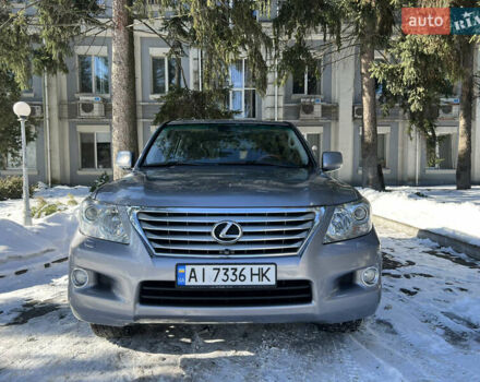 Серый Лексус ЛХ, объемом двигателя 5.66 л и пробегом 260 тыс. км за 27999 $, фото 1 на Automoto.ua