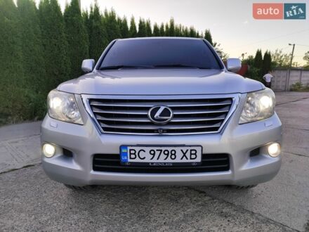 Сірий Лексус ЛХ, об'ємом двигуна 5.7 л та пробігом 365 тис. км за 22500 $, фото 1 на Automoto.ua