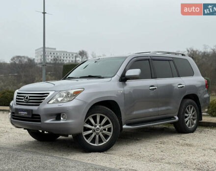 Сірий Лексус ЛХ, об'ємом двигуна 5.66 л та пробігом 246 тис. км за 24999 $, фото 1 на Automoto.ua