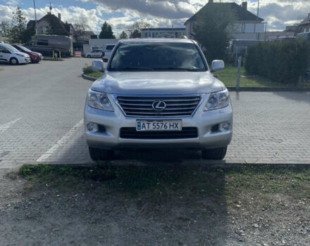 Серый Лексус ЛХ, объемом двигателя 5.66 л и пробегом 310 тыс. км за 24000 $, фото 1 на Automoto.ua
