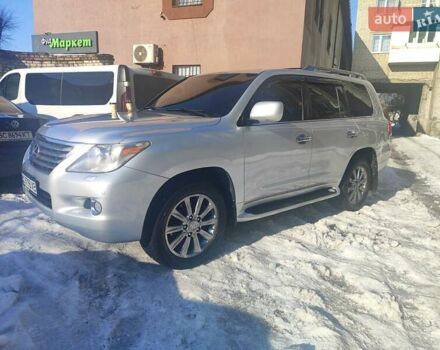 Серый Лексус ЛХ, объемом двигателя 5.66 л и пробегом 370 тыс. км за 22600 $, фото 1 на Automoto.ua