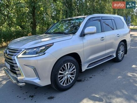Сірий Лексус ЛХ, об'ємом двигуна 5.66 л та пробігом 245 тис. км за 45000 $, фото 1 на Automoto.ua