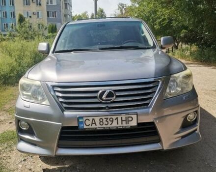 Серый Лексус ЛХ, объемом двигателя 5.66 л и пробегом 448 тыс. км за 26350 $, фото 1 на Automoto.ua
