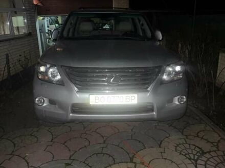 Серый Лексус ЛХ, объемом двигателя 5.66 л и пробегом 172 тыс. км за 35000 $, фото 1 на Automoto.ua