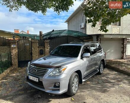 Сірий Лексус ЛХ, об'ємом двигуна 5.66 л та пробігом 226 тис. км за 21700 $, фото 1 на Automoto.ua