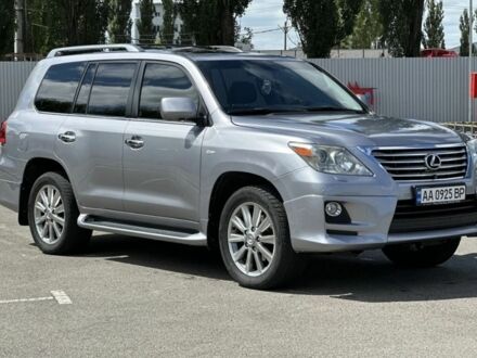 Серый Лексус ЛХ, объемом двигателя 5.7 л и пробегом 238 тыс. км за 29500 $, фото 1 на Automoto.ua