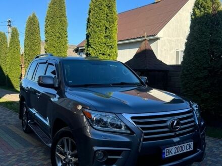 Сірий Лексус ЛХ, об'ємом двигуна 5.66 л та пробігом 200 тис. км за 34500 $, фото 1 на Automoto.ua