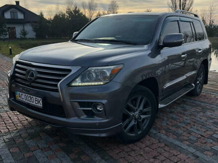 Серый Лексус ЛХ, объемом двигателя 5.66 л и пробегом 314 тыс. км за 38500 $, фото 1 на Automoto.ua