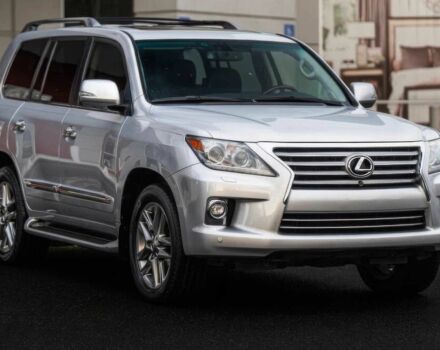 Серый Лексус ЛХ, объемом двигателя 5.7 л и пробегом 84 тыс. км за 22000 $, фото 1 на Automoto.ua