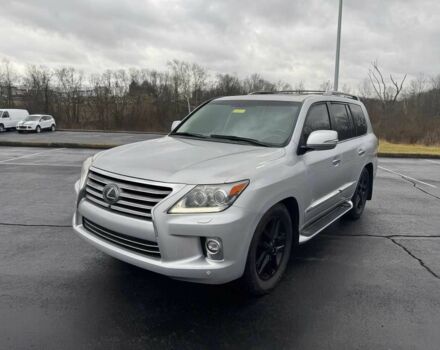 Серый Лексус ЛХ, объемом двигателя 5.7 л и пробегом 73 тыс. км за 4500 $, фото 1 на Automoto.ua