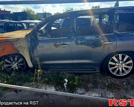 Серый Лексус ЛХ, объемом двигателя 4.5 л и пробегом 189 тыс. км за 9500 $, фото 1 на Automoto.ua