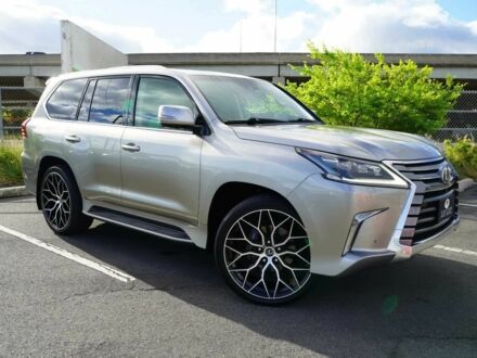 Сірий Лексус ЛХ, об'ємом двигуна 5.7 л та пробігом 76 тис. км за 21000 $, фото 1 на Automoto.ua