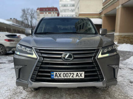 Лексус ЛХ 2016 в Киеве на Automoto.ua Серый Лексус ЛХ, объемом двигателя 4.5 л и пробегом 110 тыс. км за 60000 $, фото 1 на Automoto.ua