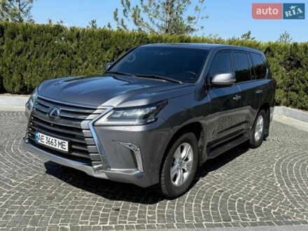 Сірий Лексус ЛХ, об'ємом двигуна 4.46 л та пробігом 148 тис. км за 59500 $, фото 1 на Automoto.ua