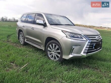 Серый Лексус ЛХ, объемом двигателя 5.7 л и пробегом 35 тыс. км за 87900 $, фото 1 на Automoto.ua