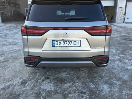 Сірий Лексус ЛХ, об'ємом двигуна 3.35 л та пробігом 32 тис. км за 125000 $, фото 1 на Automoto.ua