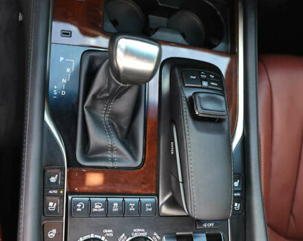 Синий Лексус ЛХ, объемом двигателя 5.66 л и пробегом 110 тыс. км за 59600 $, фото 10 на Automoto.ua