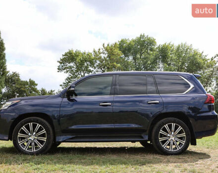 Синий Лексус ЛХ, объемом двигателя 5.66 л и пробегом 110 тыс. км за 59600 $, фото 1 на Automoto.ua