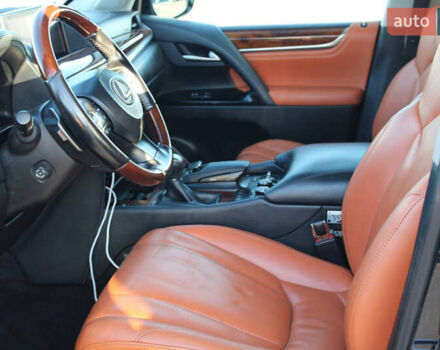 Синий Лексус ЛХ, объемом двигателя 4.46 л и пробегом 226 тыс. км за 68000 $, фото 10 на Automoto.ua