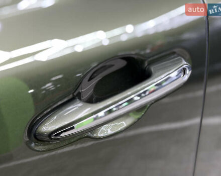 Зеленый Лексус ЛХ, объемом двигателя 3.5 л и пробегом 58 тыс. км за 124000 $, фото 5 на Automoto.ua