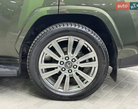 Зеленый Лексус ЛХ, объемом двигателя 3.5 л и пробегом 58 тыс. км за 124000 $, фото 12 на Automoto.ua