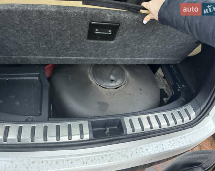 Белый Лексус НХ, объемом двигателя 2.49 л и пробегом 250 тыс. км за 27499 $, фото 14 на Automoto.ua