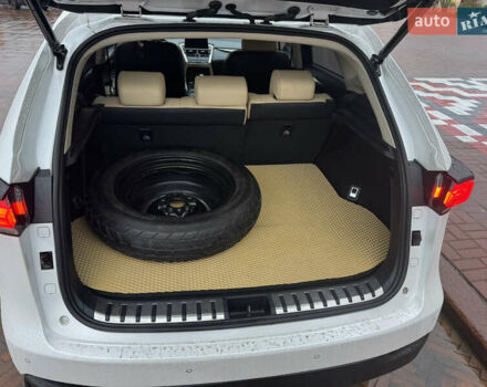 Белый Лексус НХ, объемом двигателя 2.49 л и пробегом 250 тыс. км за 27499 $, фото 15 на Automoto.ua