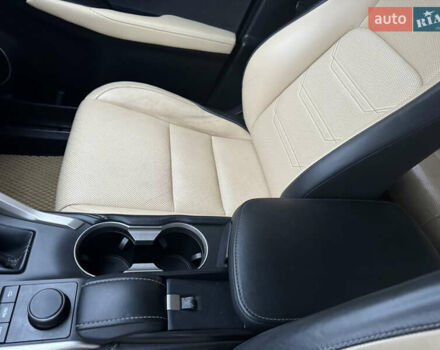 Белый Лексус НХ, объемом двигателя 2.49 л и пробегом 250 тыс. км за 27499 $, фото 7 на Automoto.ua