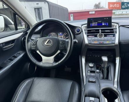 Білий Лексус НХ, об'ємом двигуна 2.5 л та пробігом 119 тис. км за 26500 $, фото 33 на Automoto.ua