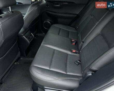 Білий Лексус НХ, об'ємом двигуна 1.99 л та пробігом 103 тис. км за 21500 $, фото 25 на Automoto.ua